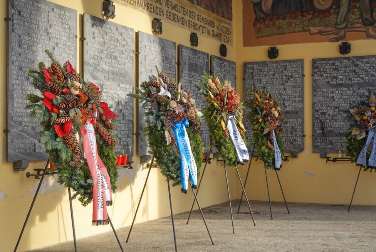 Memorial wreath flowers
