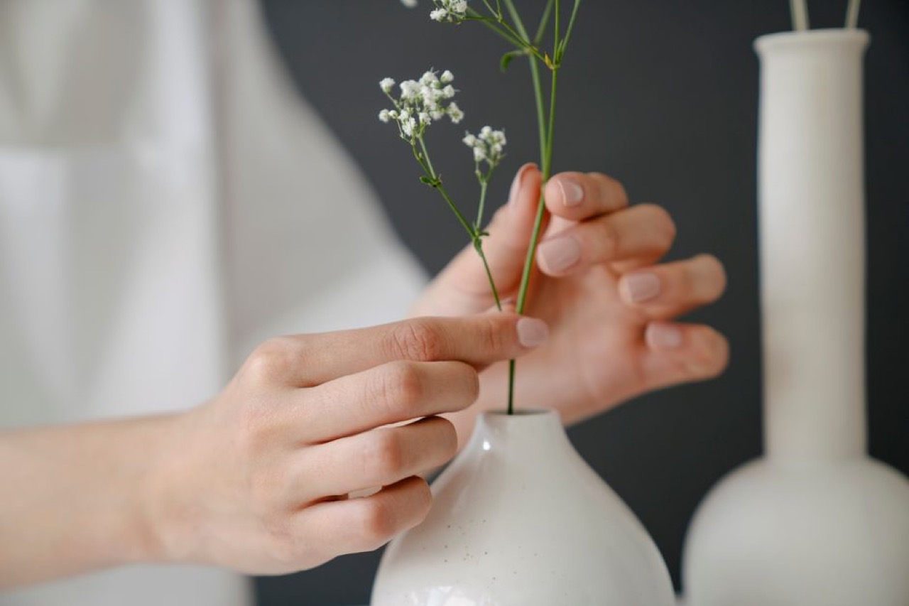 Soft white flowers arrangement
