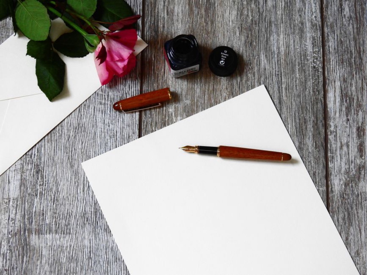 Funeral program examples and what goes inside Writing letter desk